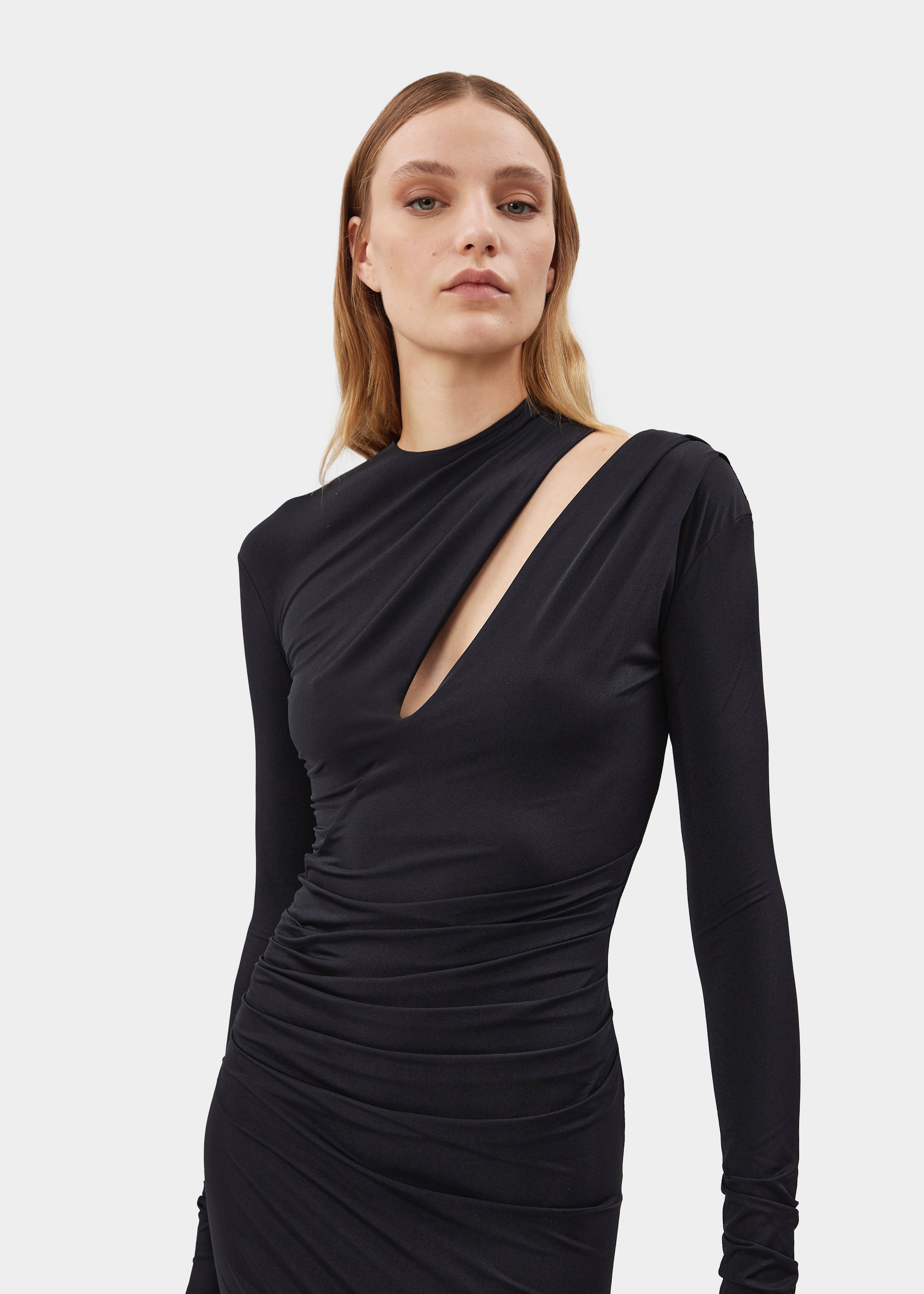Velia Satin Bright Black