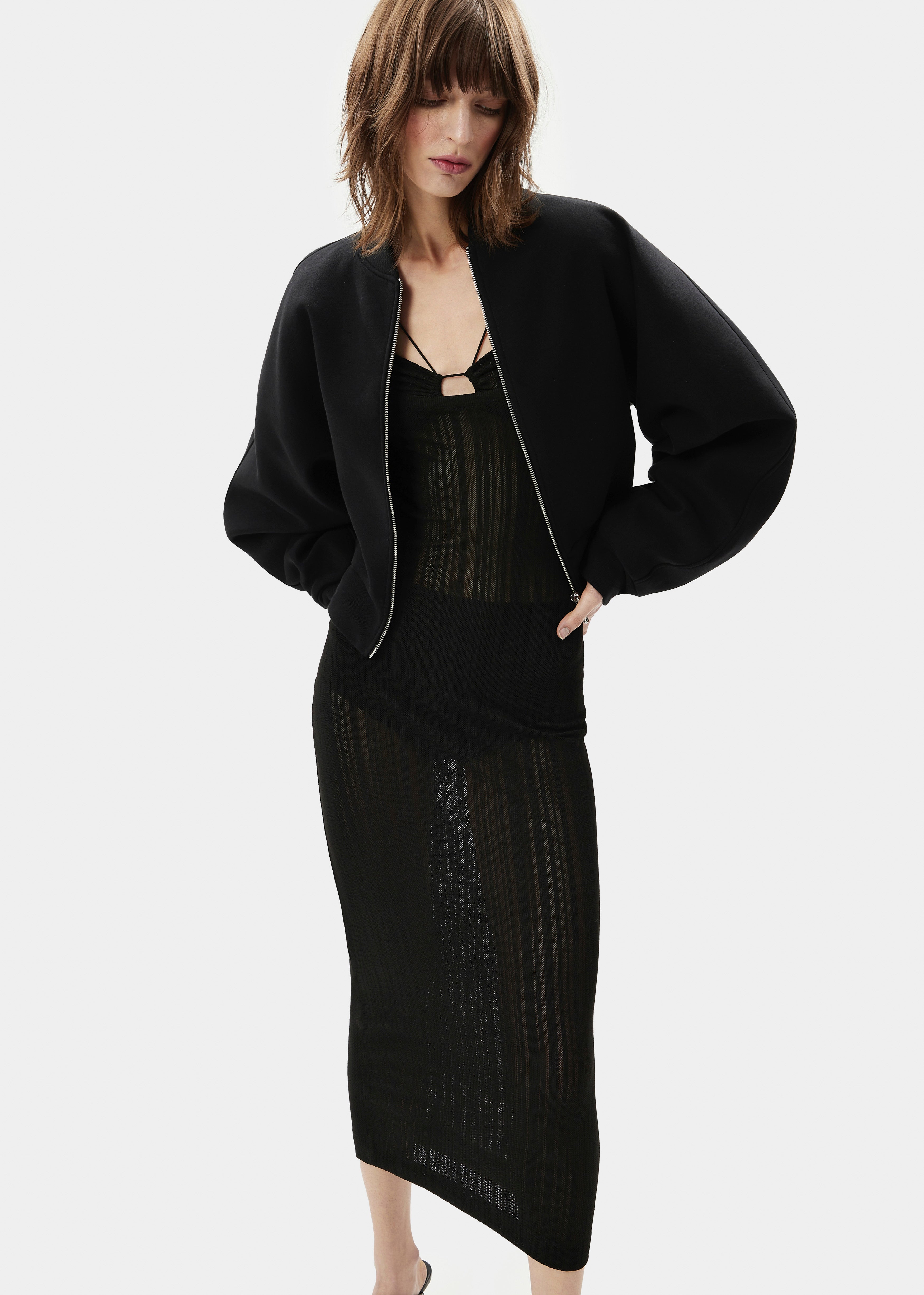 AMIRA VIBRANT  BLACK